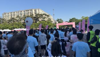 "옥순 이름 달고 뛰었어요"…'나는 솔로', 6천 명 운집한 마라톤 현장[르포]