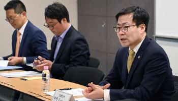 EU 찾은 여한구 통상본부장, 철강 수입규제 우려 전달