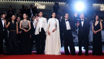연상호 감독의 새 좀비물 '군체', 칸 뤼미에르 대극장서 7분 기립박수