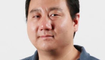 떼어 붙이던 2차원 반도체, 기판 위에서 바로 성장…UNIST, 세계 첫 ‘무전사 2D LED’ 개발