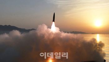 北, 김정은 참관 하에 탄도·순항미사일 및 방사포 섞어 발사
