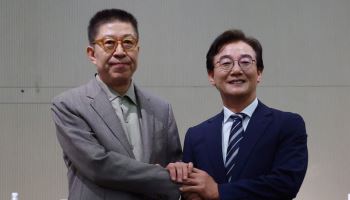 '부산시장 후보' 전재수·박형준, 해운대 백화점 천장 붕괴에 “시민 안전 최우선”(종합)