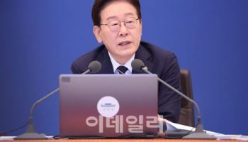 李대통령 "투표 강조가 중립 위반? 유초등 선생님 찾아 의논해봐야"