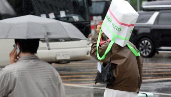 오늘 저녁까지 전국서 소나기…비 그친 뒤 '선선'