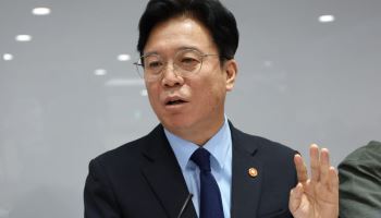 [이정훈 칼럼] 초과이익 논의가 놓치고 있는 것