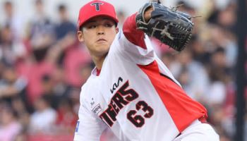 시라카와, 657일 만의 KBO 복귀전서 무실점 호투...KIA, 롯데에 대승