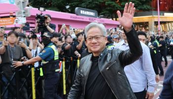 젠슨황, 총수들과 '삼소 회동'…고기는 '막내' 구광모가 구웠다(종합)