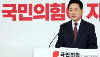 장동혁, 李대통령에 ‘회담’ 요구…“이대로 순방? 더 큰 저항 직면”