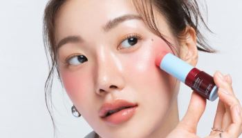 애경산업x써니채널, '슬릭 글레이즈 블러쉬 스틱'