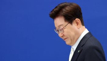 [속보] 李대통령 “민관 역량 총결집, 첨단 기술 분야 압도적 경쟁력 확보”