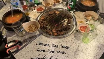 "유리 덮어 보존해야"…젠슨 황 사인에 대박 난 '삼소 회동' 식당 어디?