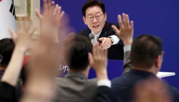 李 “반도체 초과세수, 미래 투자에 활용”…보유세 인상 가능성도 시사