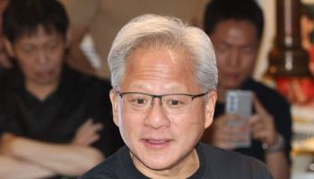 젠슨 황 "한국과 미래 건설"... 나흘 방한 마치고 협력 다짐 "모두 바빠질 것"
