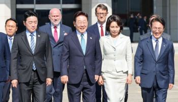 李대통령 순방길 배웅한 김민석…끝내 안 보인 정청래