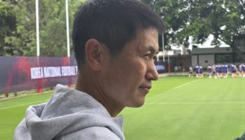 '인간문어' 이영표가 본 체코전 변수 "고지대+비=공이 빨라진다"