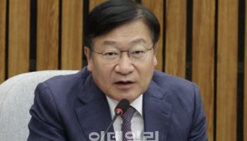 국힘 신임 원내대표에 3선 정점식...친윤·당권파