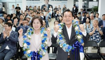 '학연 텃세'깨고…민심 싹쓸이한 이재준 수원시장