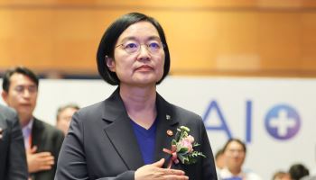 총리실 "한성숙 후보자, 장관직 유지하며 인청 준비 문제없다"