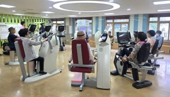 노인 '낙상' 막는 광명시, 순환 근력 운동 효과 '톡톡'