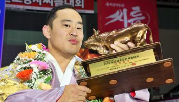 윤필재, 보은단오장사 태백장사… 개인 통산 15번째 꽃가마