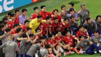 한국 축구, 16년 만의 '월드컵 1차전 승리' 신화 썼다