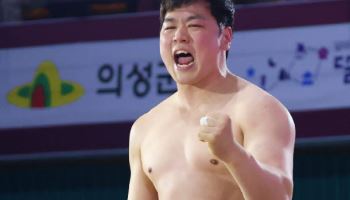 '민속씨름 리빙 레전드' 최정만, 개인 통산 25번째 금강장사 등극