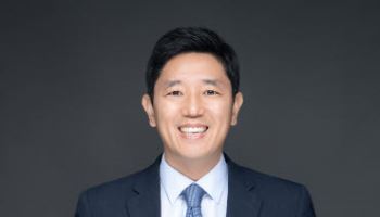 “지금의 교사들, 총 없이 전쟁터에 나가는 것과 같다”