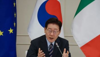 李대통령 "주가조작 그만하고 정상 언론인으로 돌아가시길"