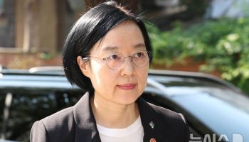與 "한성숙, 능력 입증한 후보…국힘, 흠집내기 중단하라"
