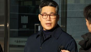 백해룡 경정, 권익위 공익신고자 등록…자료 6000쪽 제출