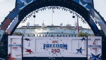 UFC, 첫 백악관 대회 보너스로 트럼프家 토큰…또 이해상충 논란
