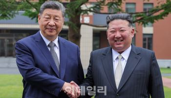 김정은, '73세 생일' 시진핑에 축전·꽃바구니 보내