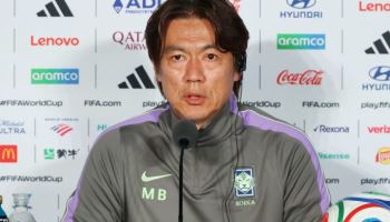 '4강 신화 주역' 홍명보 "이번에 선수들이 넘어서 주길"[북중미월드컵]