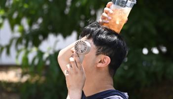 전국 무더위에 한 달새 온열질환자 297명…전년대비 55% 급증