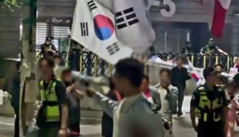 `잠실 개표소 시위` 자해 소동 30대男, 특수협박 혐의 입건