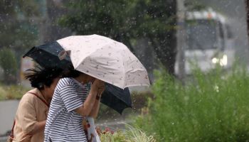 초여름 더위 식힌다…주말 전국 '비 소식'…"장마 시작은 아냐"
