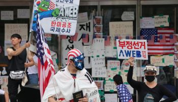 비오는 주말에도 '잠실 개표소 시위' 계속…도심 곳곳 집회·마라톤
