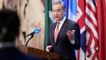 中 왕이 "미·이란 종전 MOU 후속 회담 환영…휴전 공고화 도움"