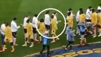 잉글랜드 스펜스, '성폭행 혐의' 파티 외면?...악수 거부 논란