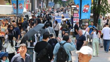 "명동·홍대 미어터지더니…" 외국인 관광객 '月 195만명'…역대 최다