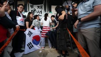 경찰, 잠실 개표소 시위 `올다르크` 신원 확인…출석 요구