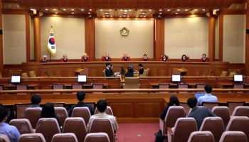 헌재 "'과거사 사건' 피해자 조카도 재심 청구 가능해야"…형소법 헌법불합치