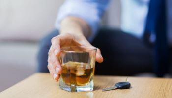 음주운전 반복 막으려면 처벌과 함께 알코올 사용장애 치료 필요
