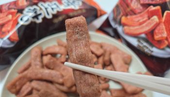육포 0.1%라도 입은 속았다…농심 '육포깡', 먹태깡 넘어설까[먹어보고서]