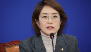 고민정 “당내 혐오 휩쓸릴 때 유시민 어디 있었나…결국 둑 무너져”
