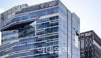 [데스크의 눈]넷플릭스 블랙홀