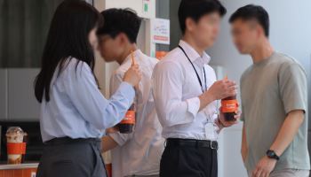 "반도체 호황 남일"…소외 업종 늘었다