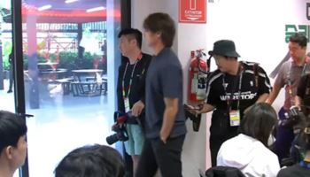 "죄송하다며 주머니에 손?"…홍명보, 국민 기만한 '빳빳한 사퇴'