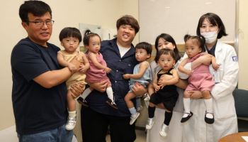초극소 미숙아로 태어났던 오둥이, 신생아중환자실 의료진과 반가운 재회