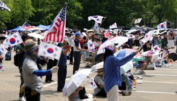 잠실 개표소 봉쇄 시위서 연습용 수류탄 발견…경찰 수사 착수